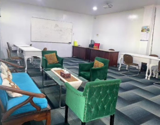 Executive discussion lounge